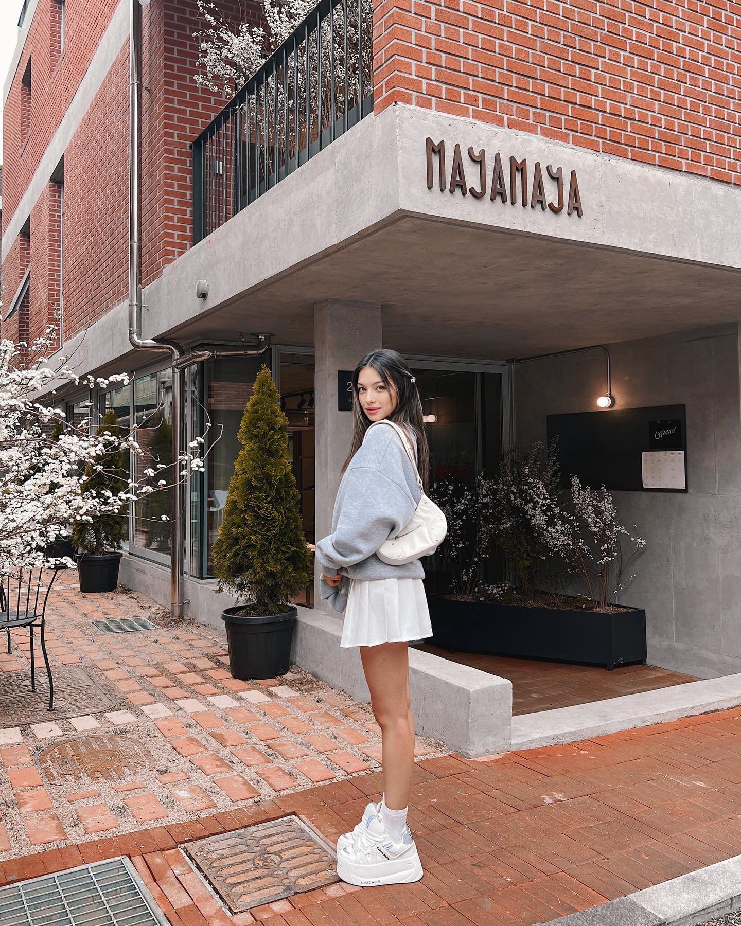 siyamore_ instagram image archive image