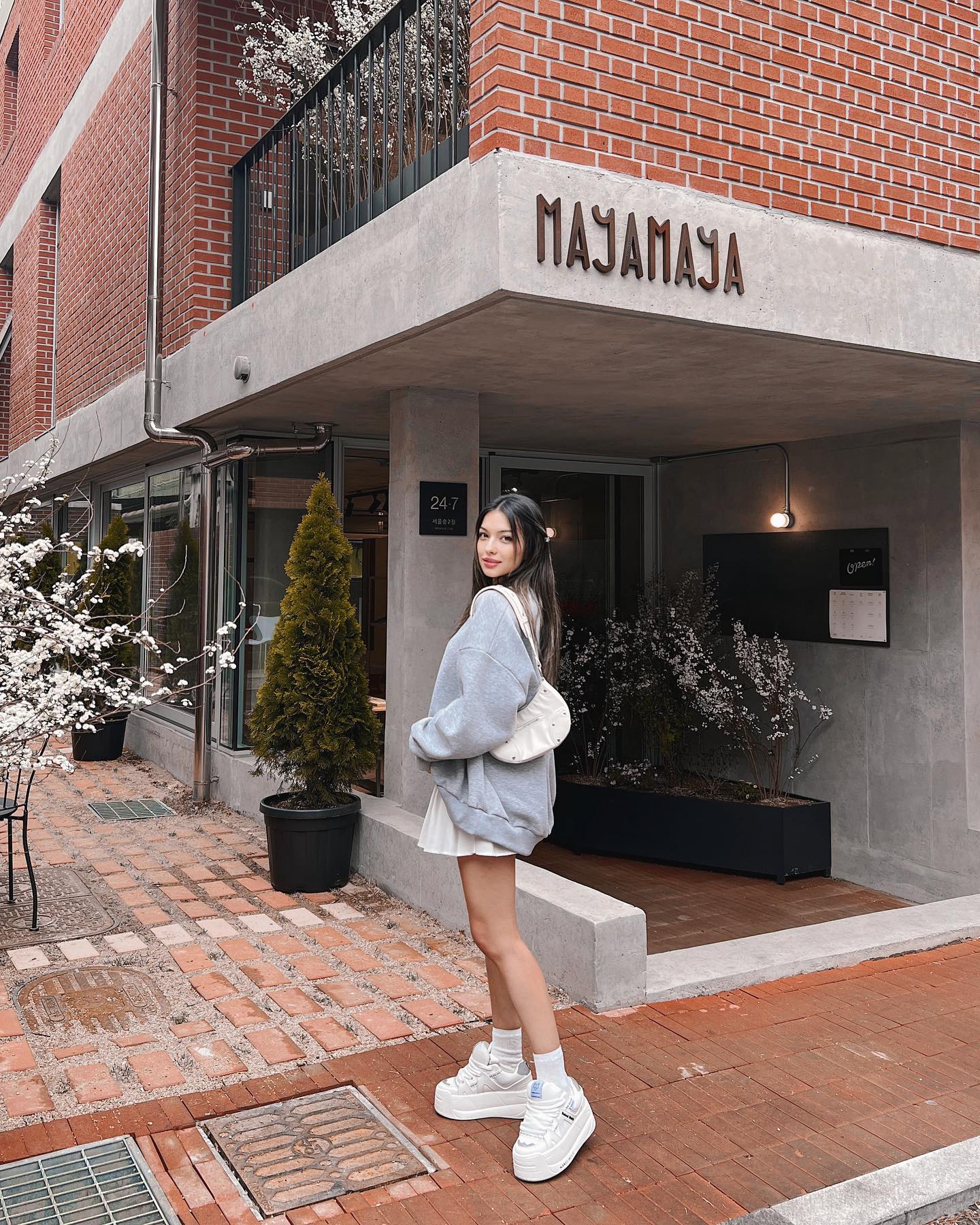 siyamore_ instagram image archive image