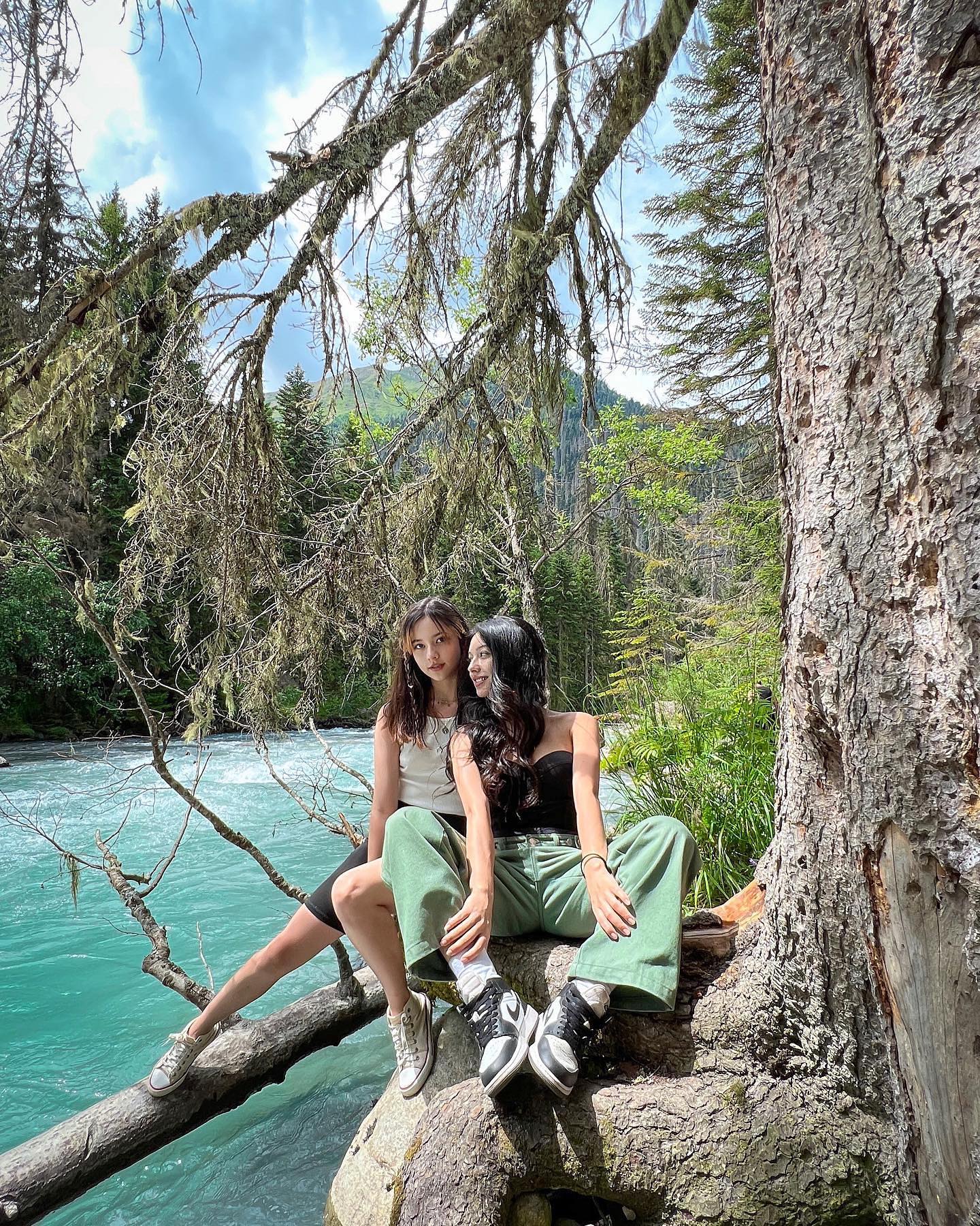 siyamore_ instagram image archive image