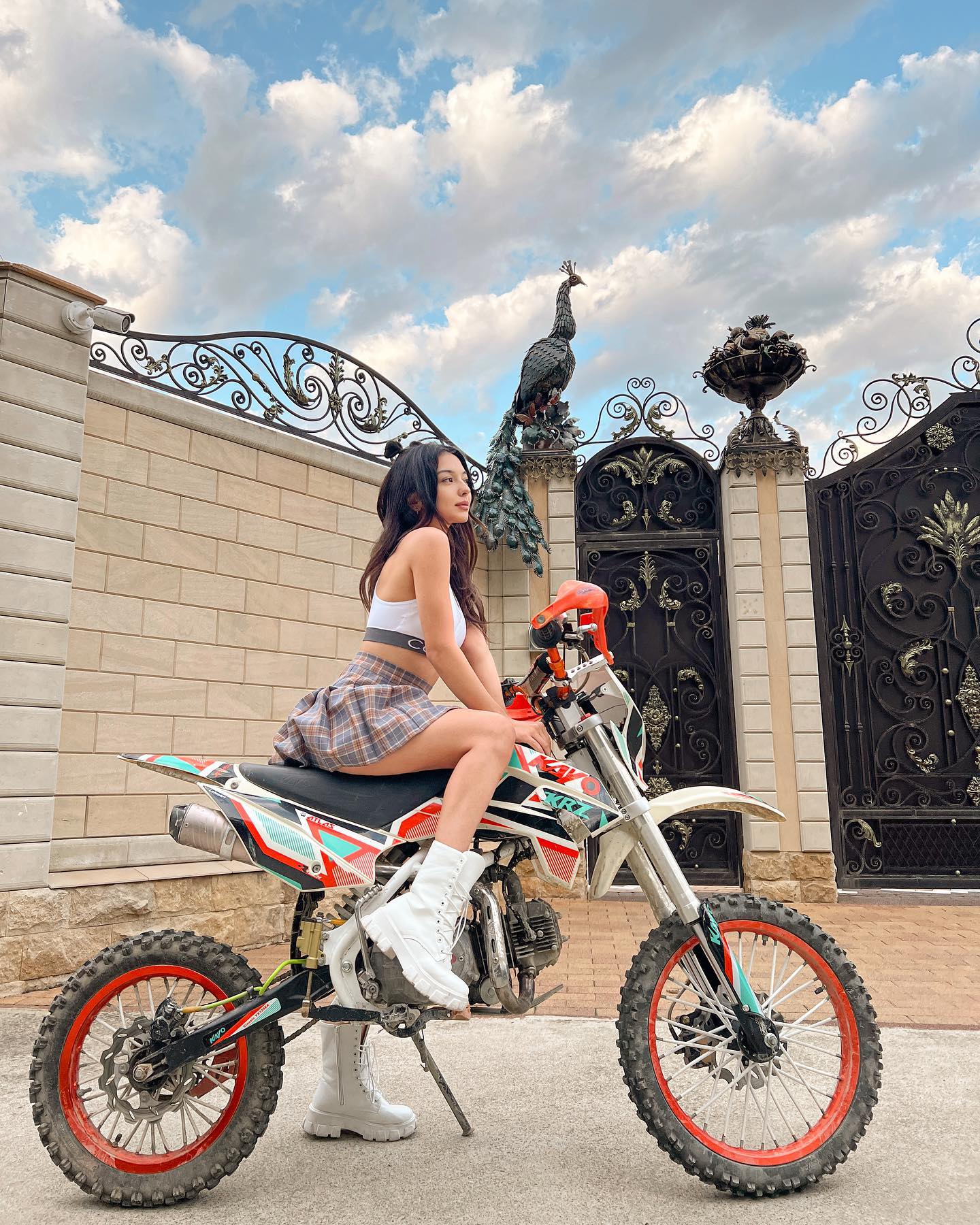 siyamore_ instagram image archive image