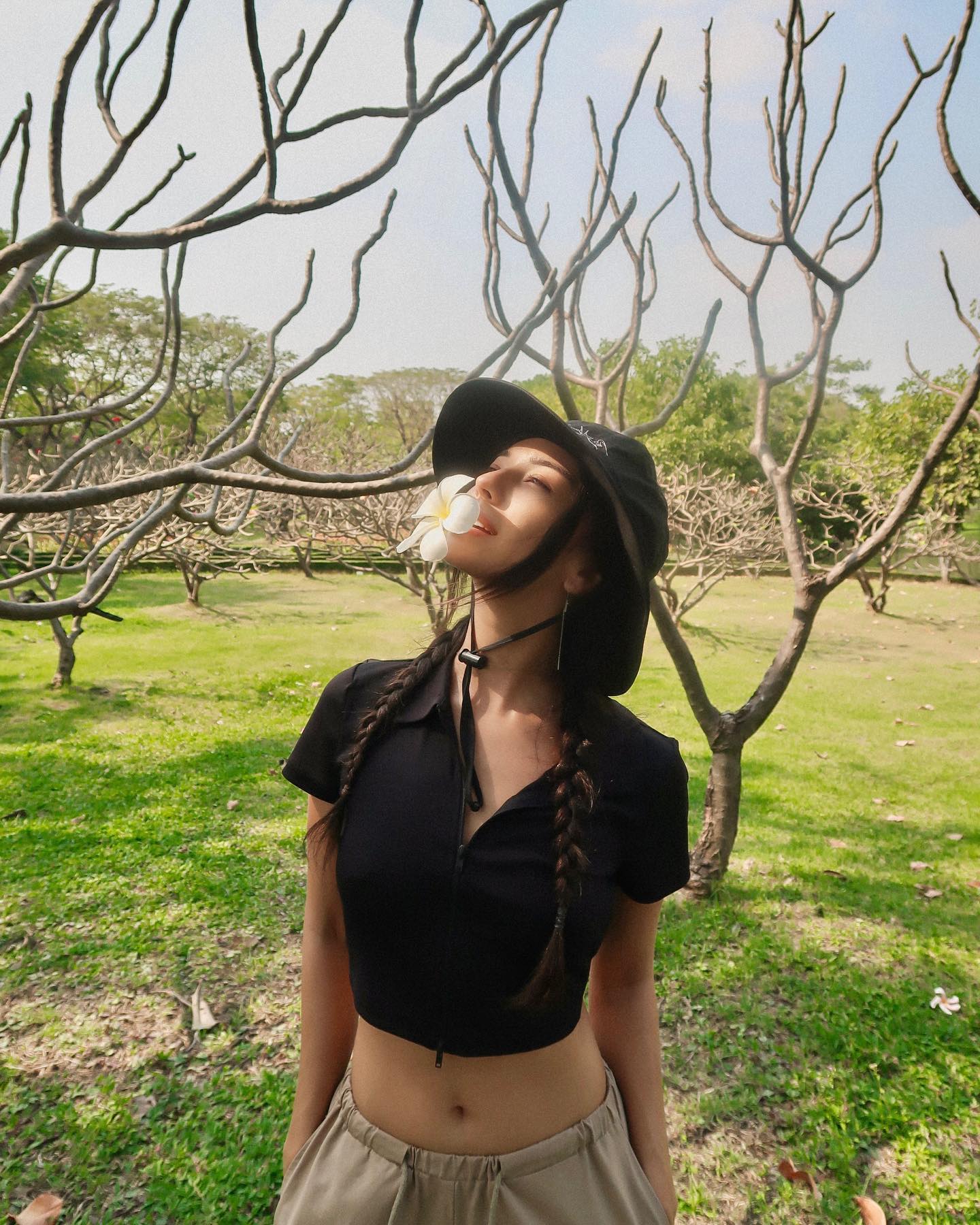 siyamore_ instagram image archive image