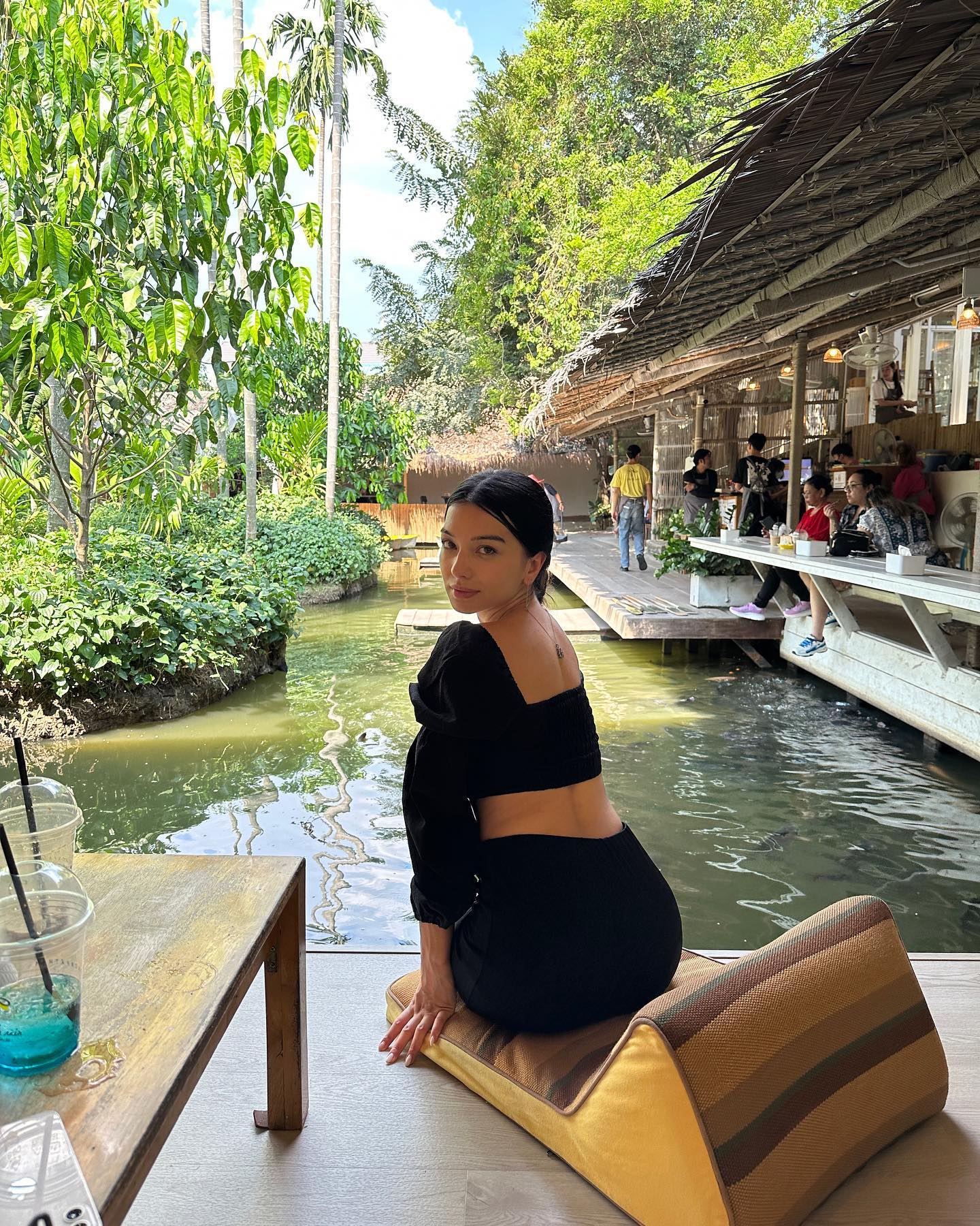 siyamore_ instagram image archive image