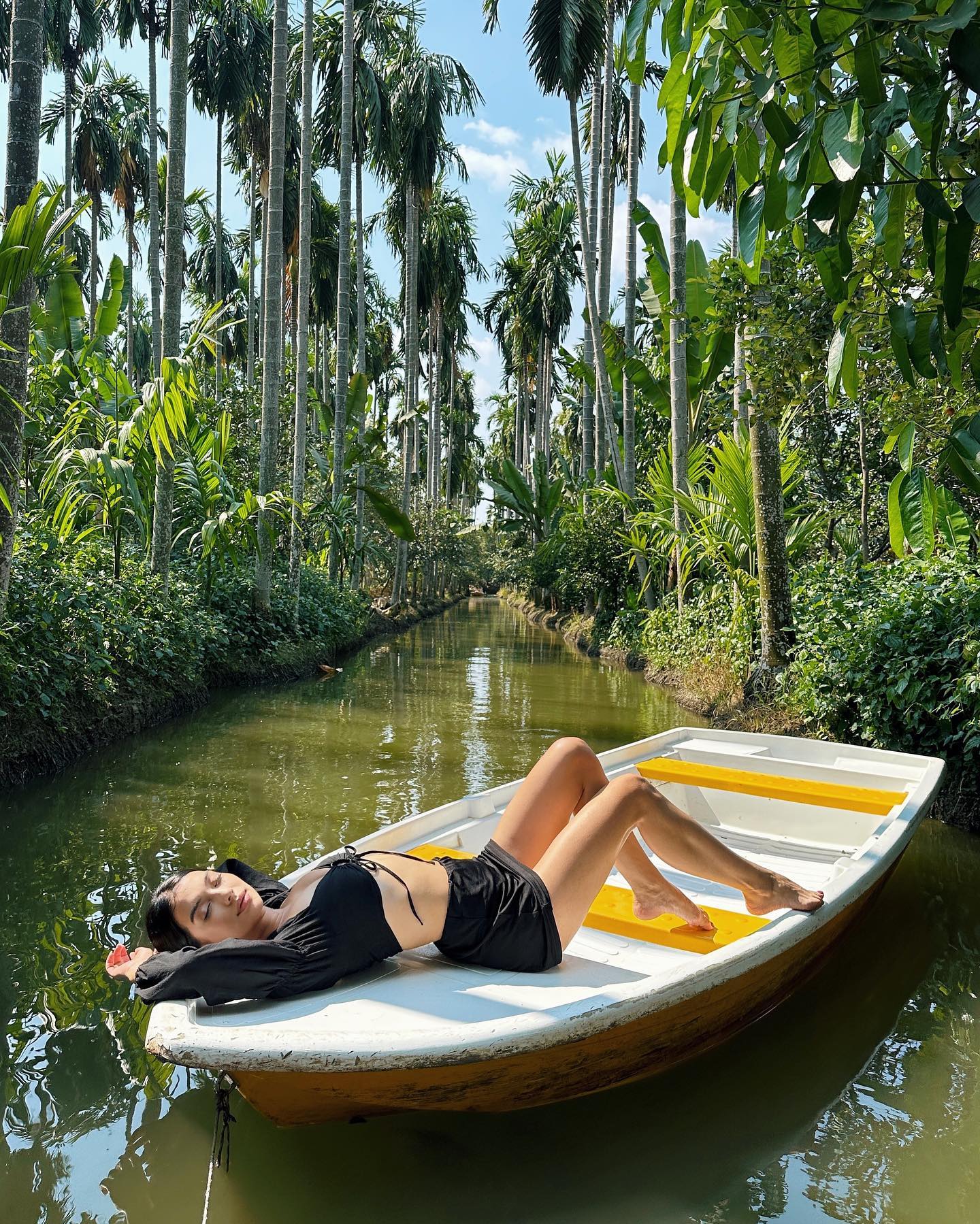 siyamore_ instagram image archive image