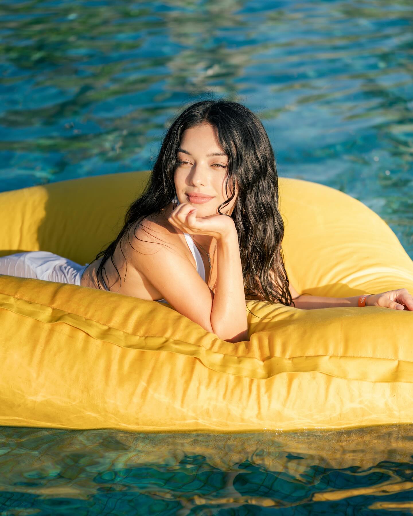 siyamore_ instagram image archive image