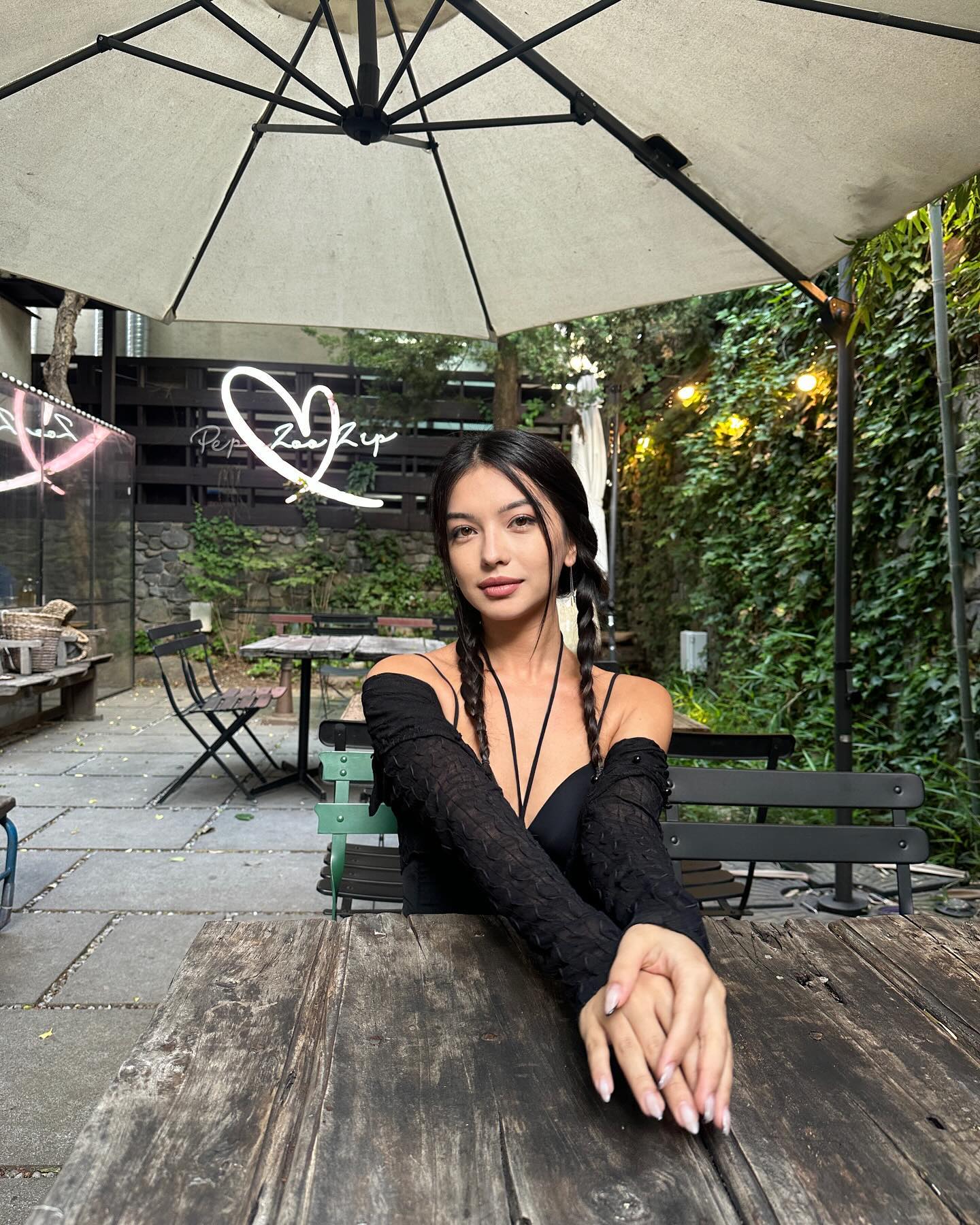 siyamore_ instagram image archive image