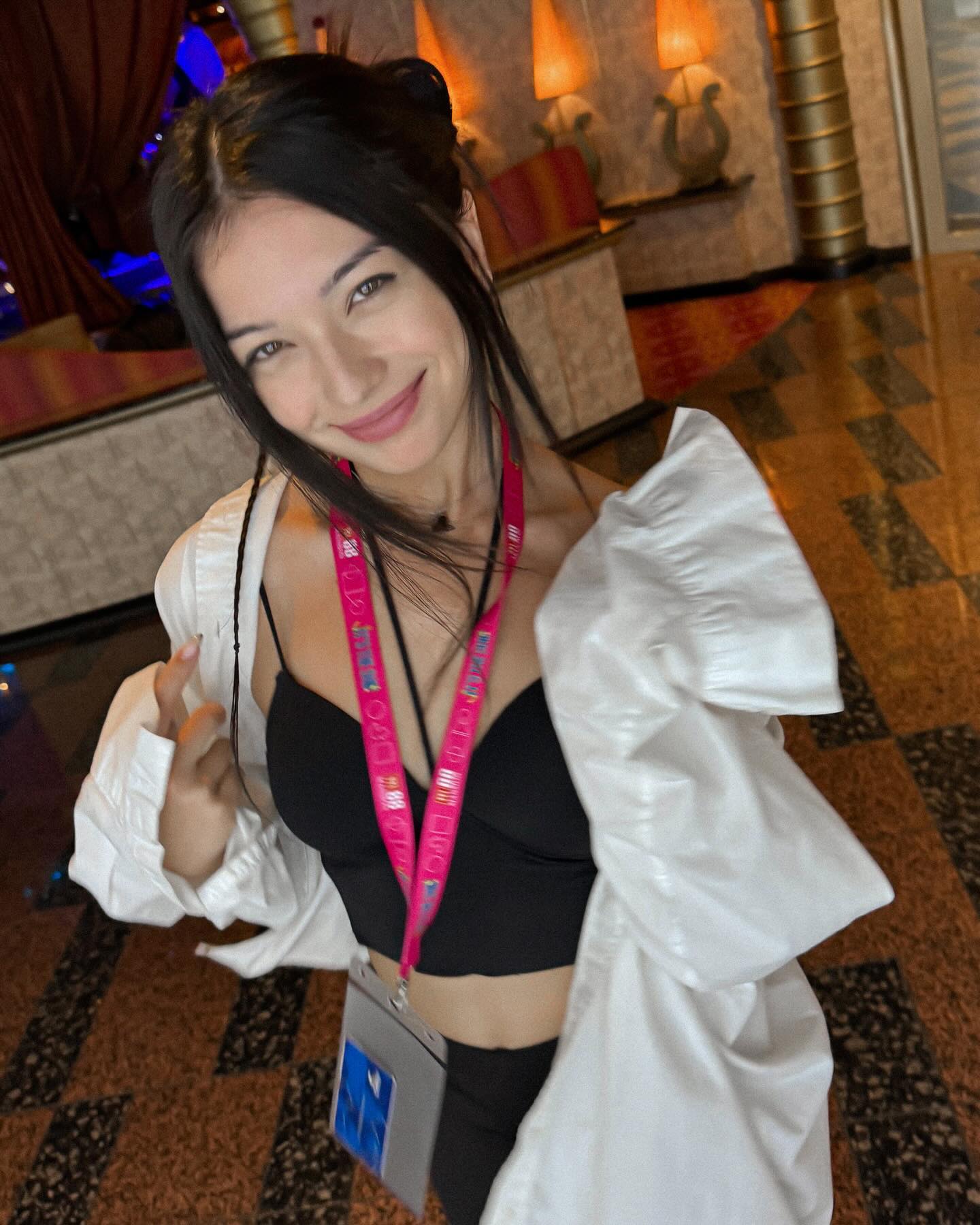 siyamore_ instagram image archive image