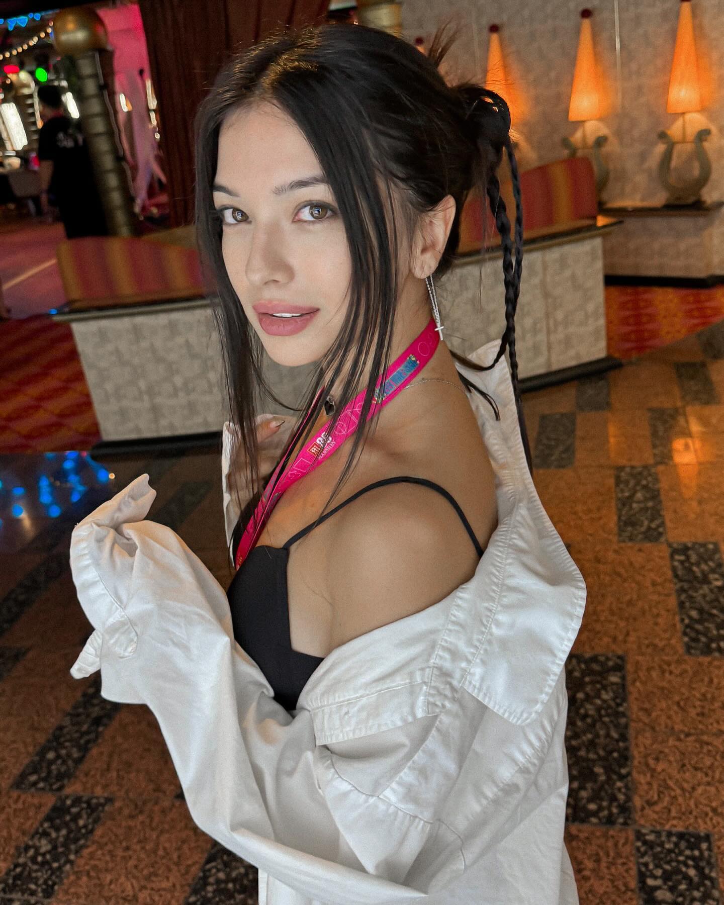 siyamore_ instagram image archive image