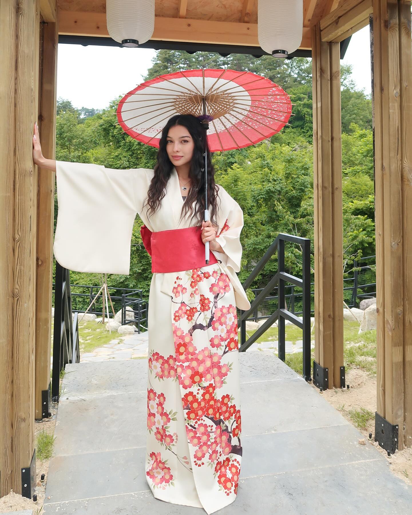 siyamore_ instagram image archive image