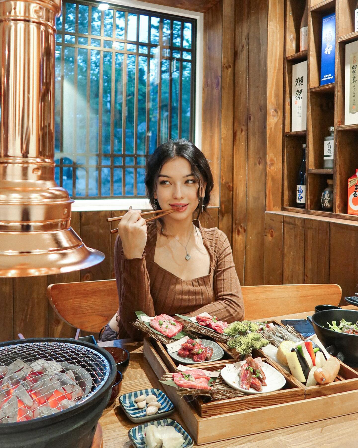 siyamore_ instagram image archive image