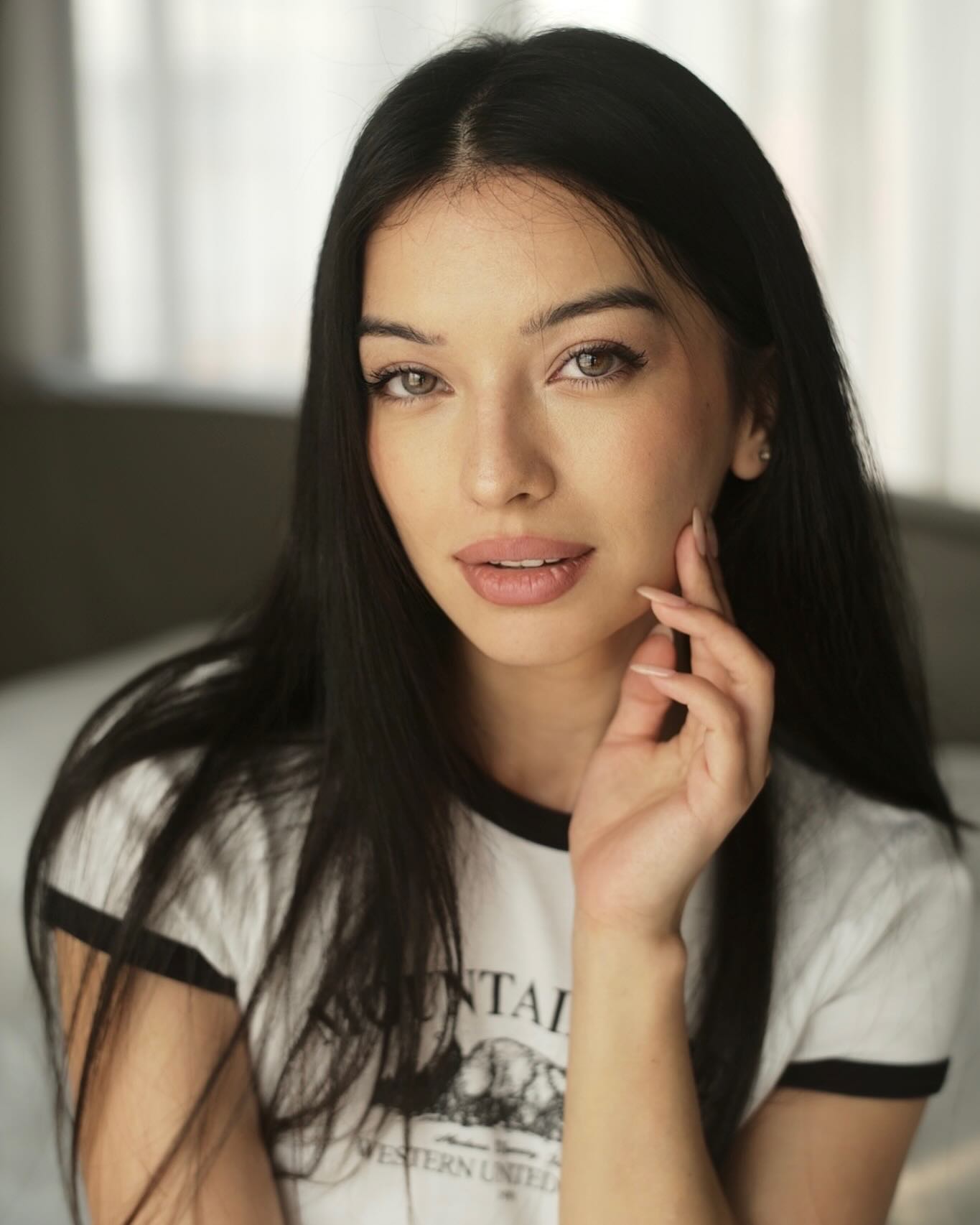 siyamore_ instagram image archive image