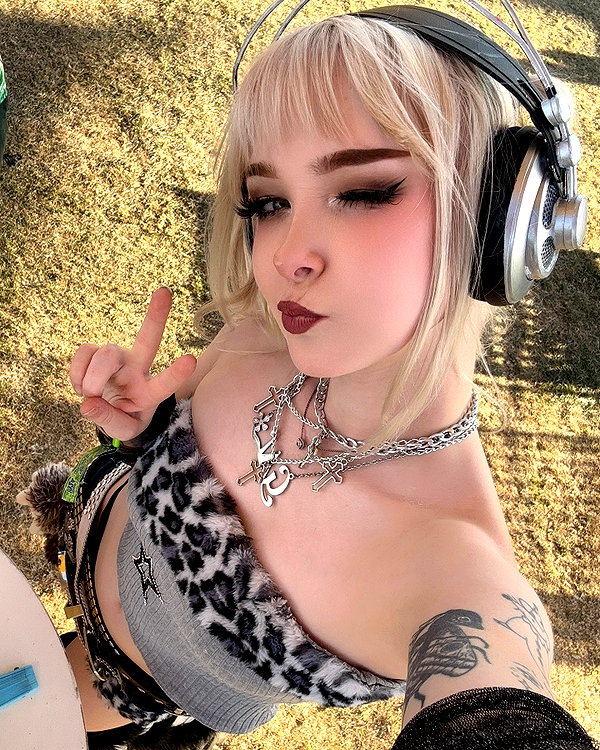 sneesnaw2.0 instagram image archive image