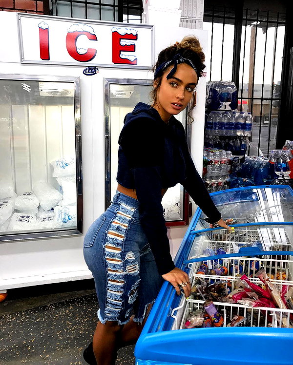 sommerray instagram image archive image