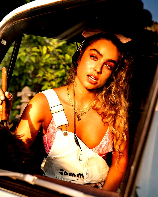 sommerray instagram image archive image