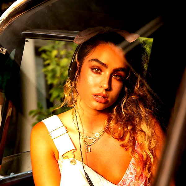 sommerray instagram image archive image