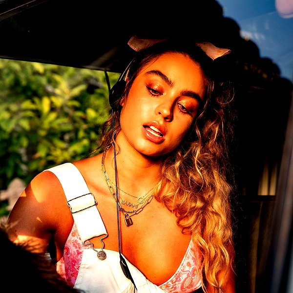 sommerray instagram image archive image