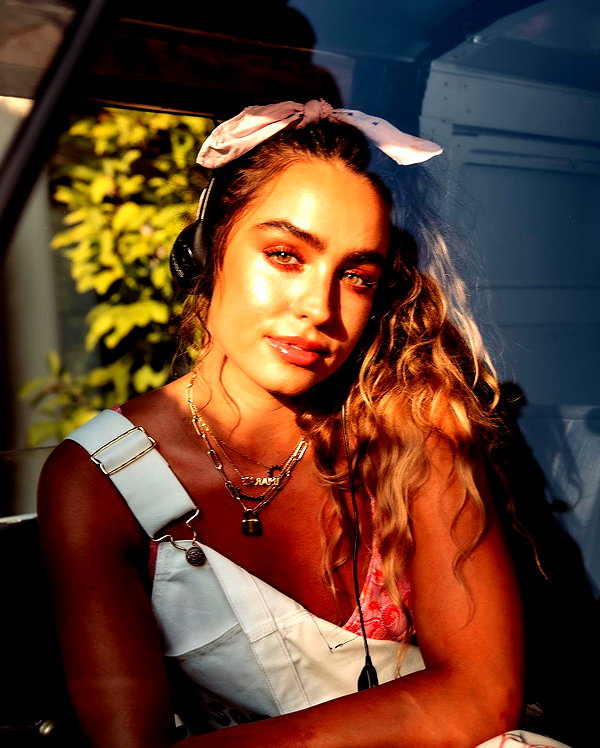 sommerray instagram image archive image