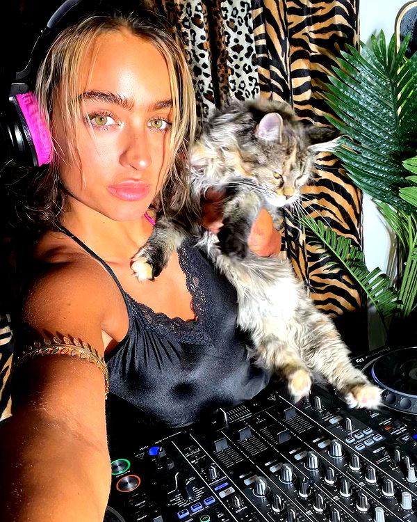 sommerray instagram image archive image
