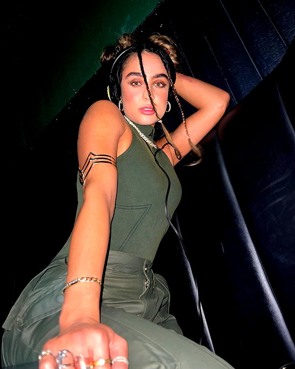 sommerray instagram image archive image