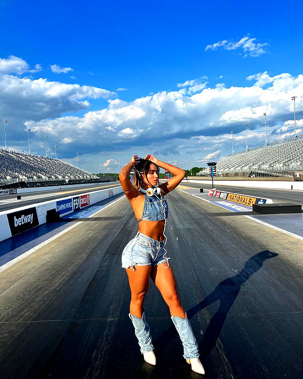 sommerray instagram image archive image