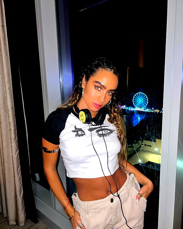sommerray instagram image archive image
