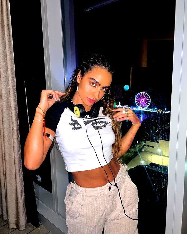sommerray instagram image archive image