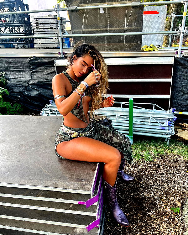 sommerray instagram image archive image