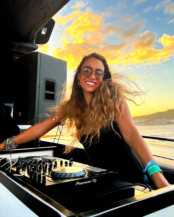 sommerray instagram image archive image
