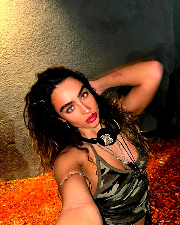 sommerray instagram image archive image