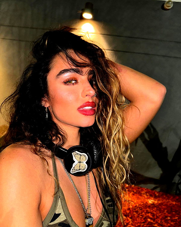 sommerray instagram image archive image