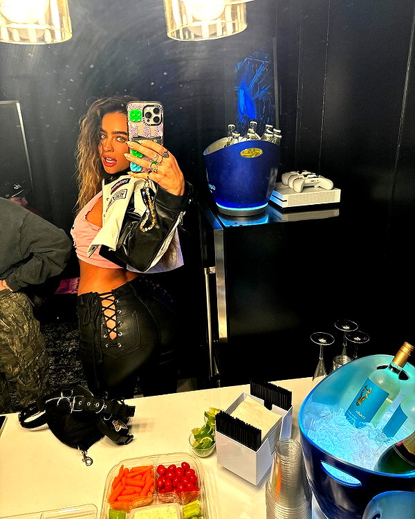 sommerray instagram image archive image