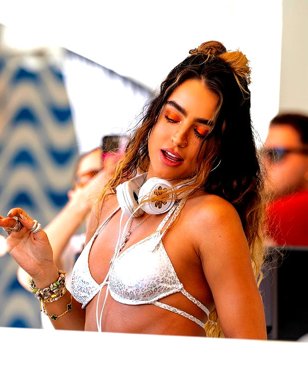 sommerray instagram image archive image