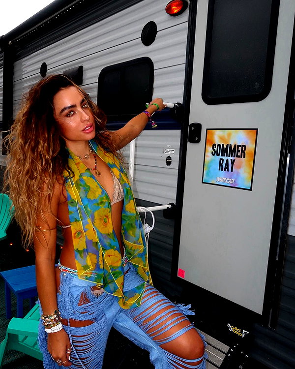 sommerray instagram image archive image