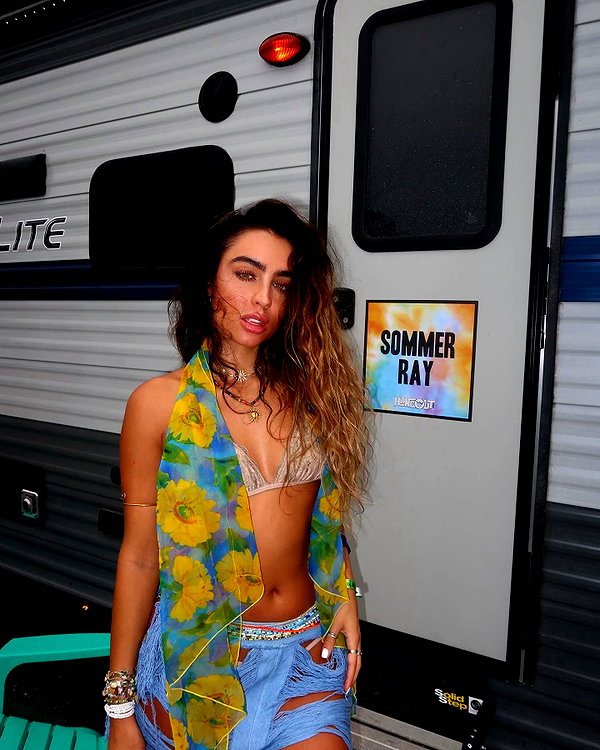 sommerray instagram image archive image