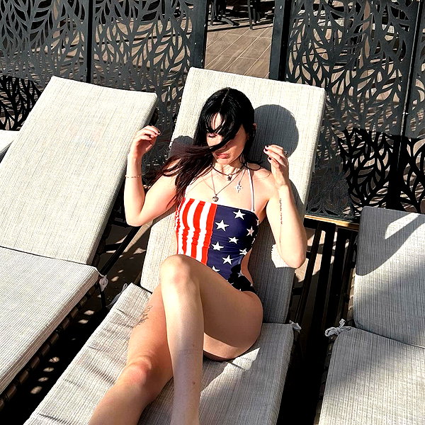 sorryiatetheapple instagram image archive image