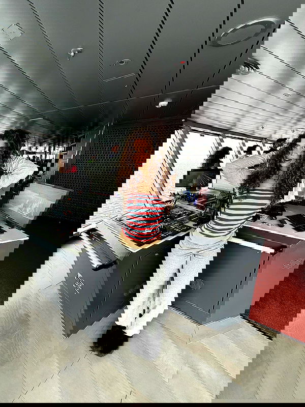 sundaykalogeras sundaykalogeras archive image