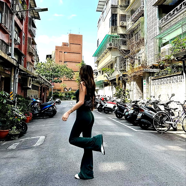 supcaitlin instagram image archive image