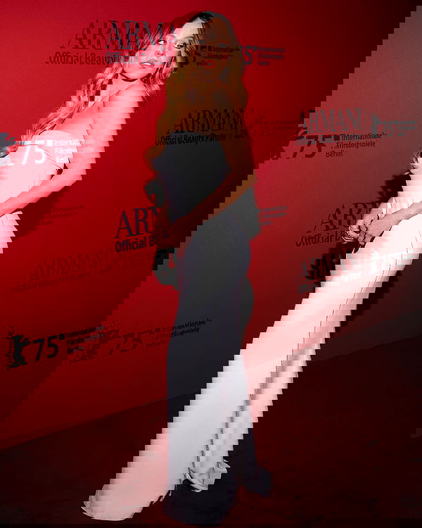 sydney_sweeney image ~ Altpins