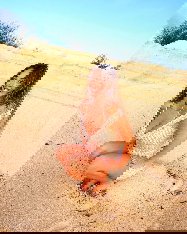 sydney_sweeney image ~ Altpins