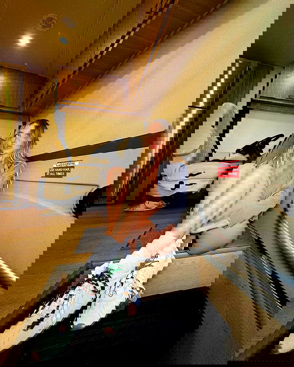 sydney_sweeney image ~ Altpins