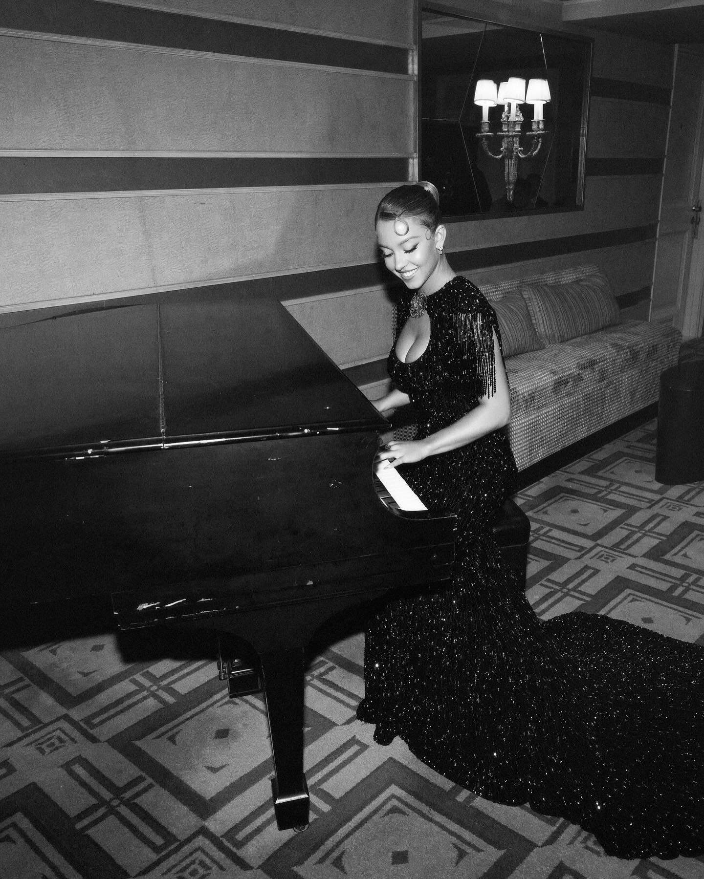 sydney_sweeney instagram image archive image