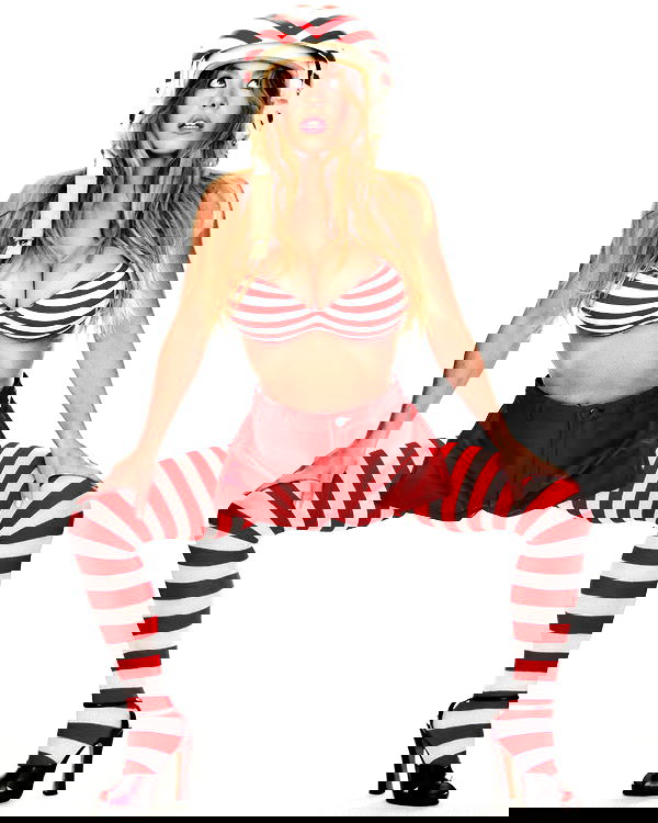 sydney_sweeney image ~ Altpins