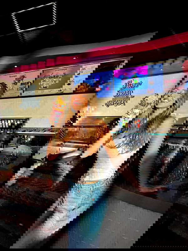 sydney_sweeney image ~ Altpins