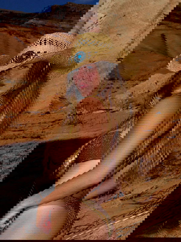 sydney_sweeney image ~ Altpins