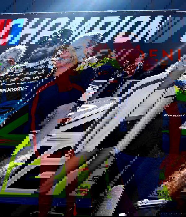 sydney_sweeney image ~ Altpins