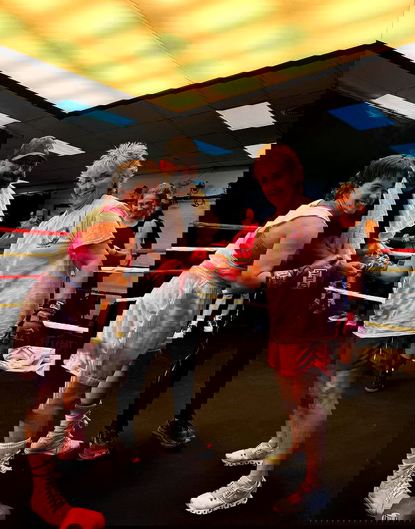 sydney_sweeney image ~ Altpins