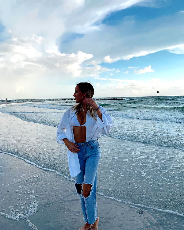 sydneygoldsmithh instagram image archive image