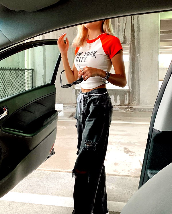 sydneygoldsmithh instagram image archive image