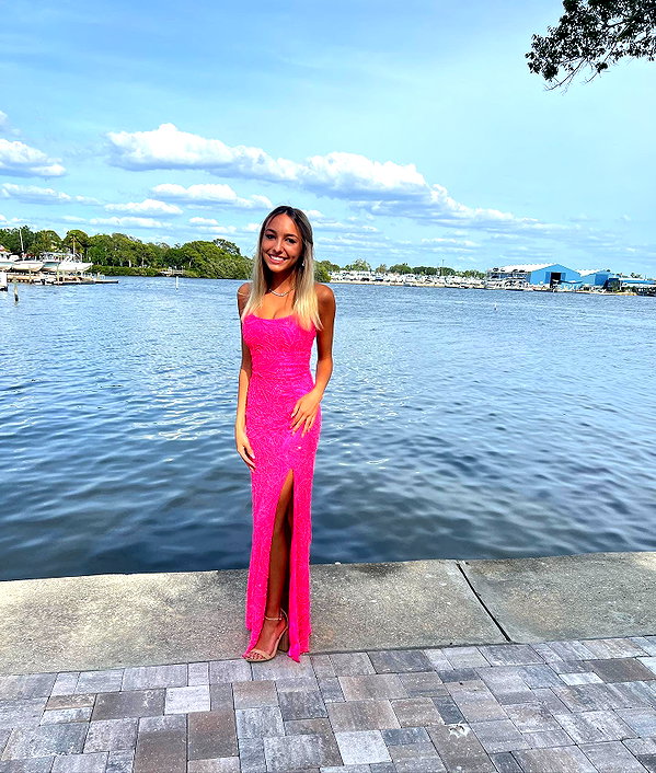 sydneygoldsmithh instagram image archive image