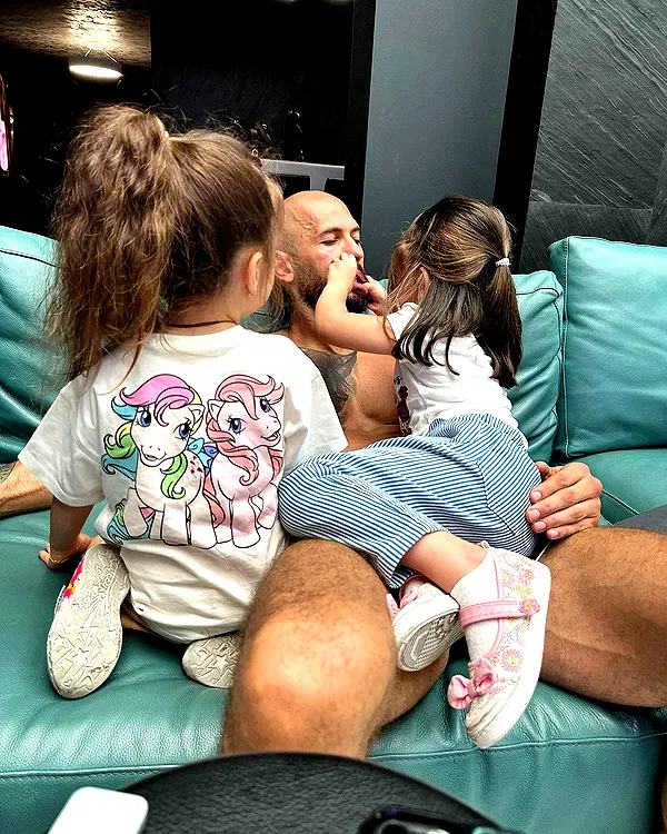 tateauraa image ~ Altpins