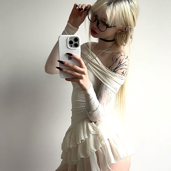 ti_joyy instagram image archive image